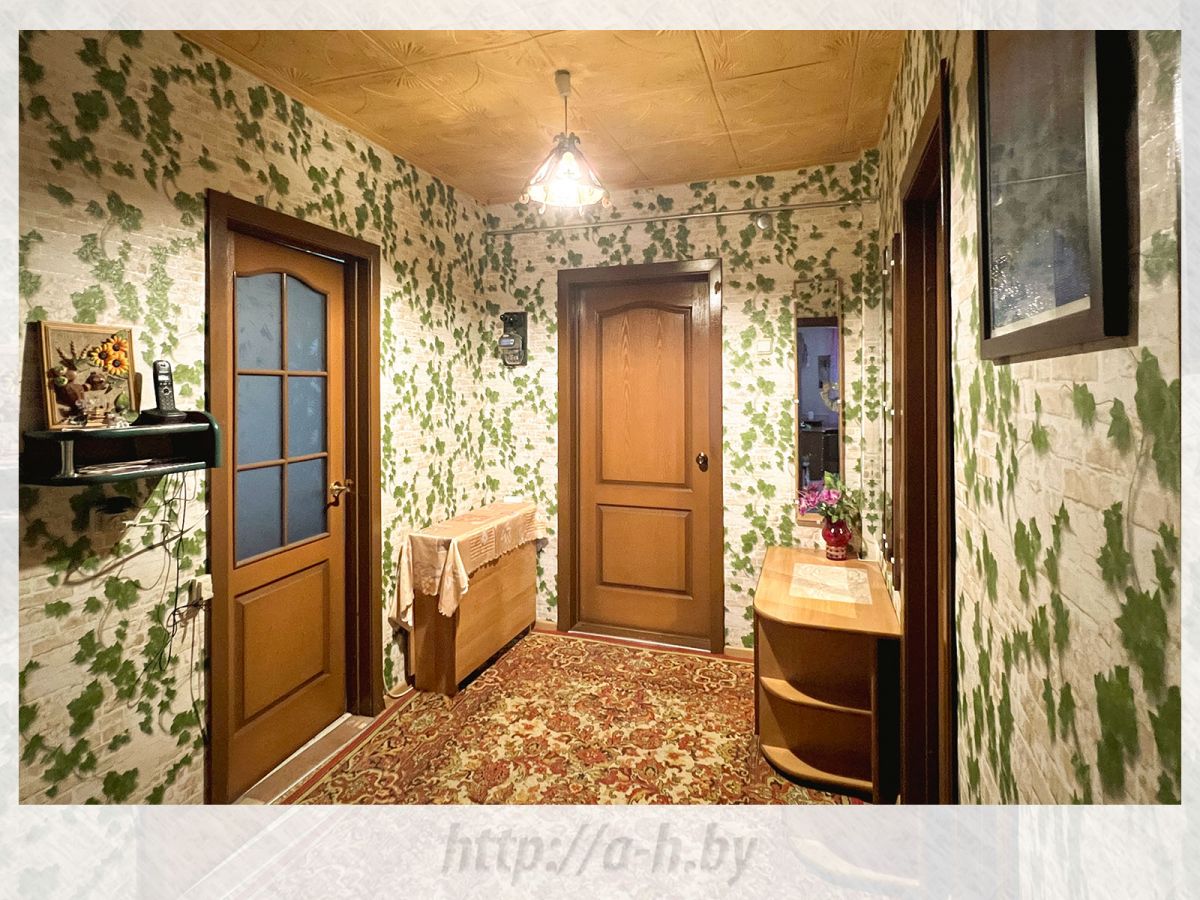 Полдома   по адресу Скориничи