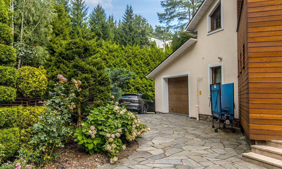 Дом   по адресу Губичи, Улица Нагорная, 4