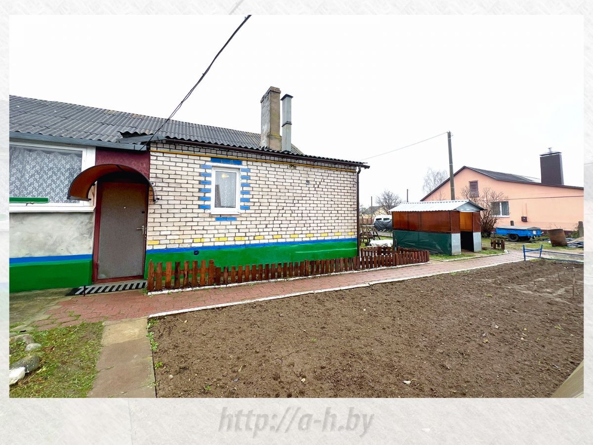 Полдома   по адресу Скориничи