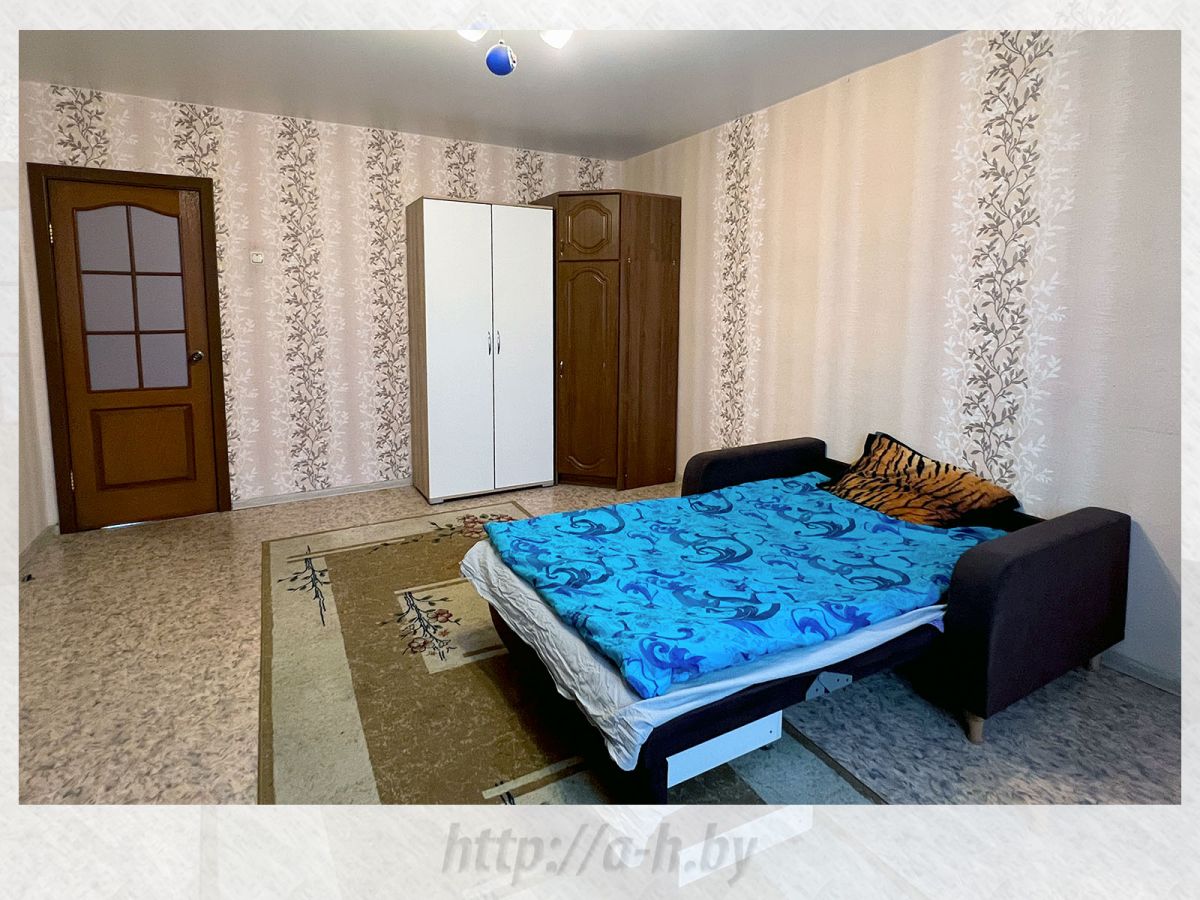 Полдома   по адресу Скориничи