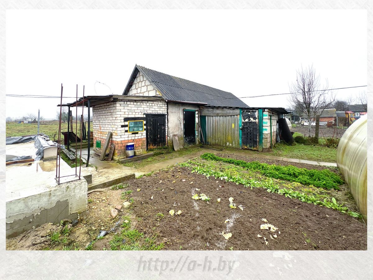 Полдома   по адресу Скориничи