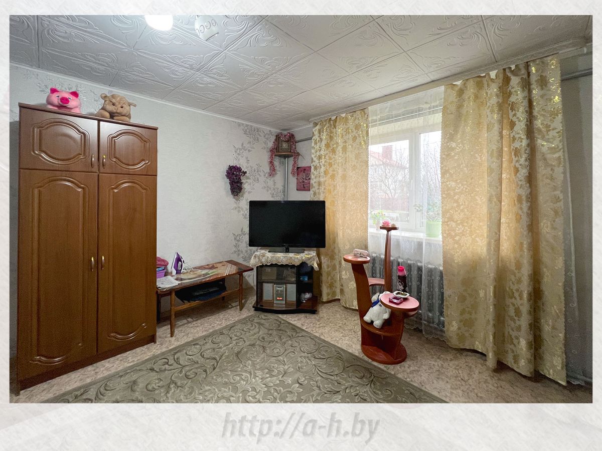 Полдома   по адресу Скориничи