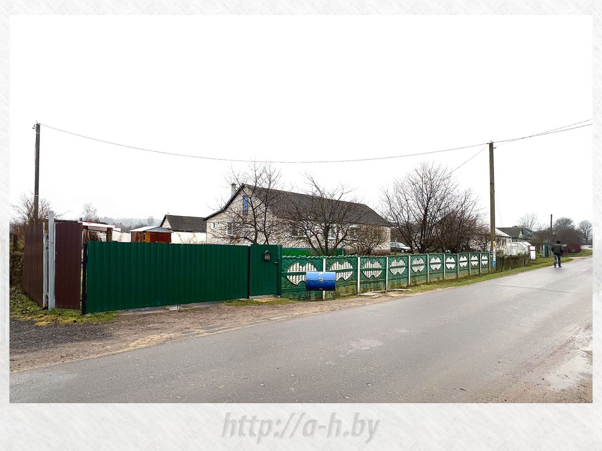 Полдома   по адресу Скориничи