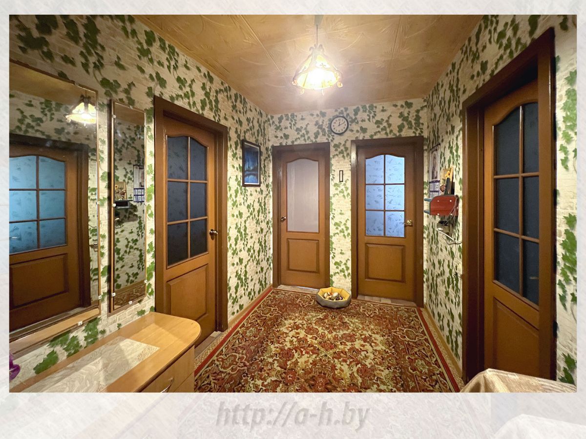 Полдома   по адресу Скориничи