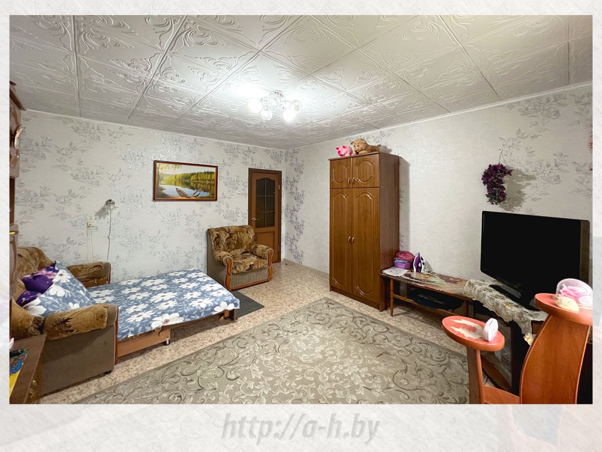 Полдома   по адресу Скориничи