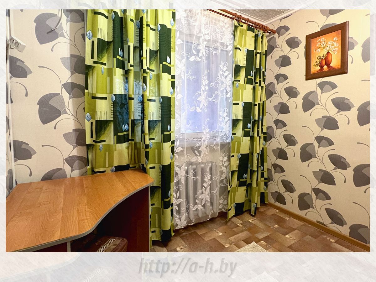 Полдома   по адресу Скориничи