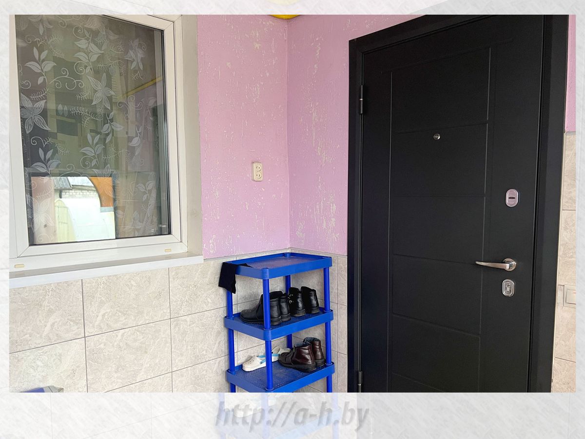 Полдома   по адресу Скориничи