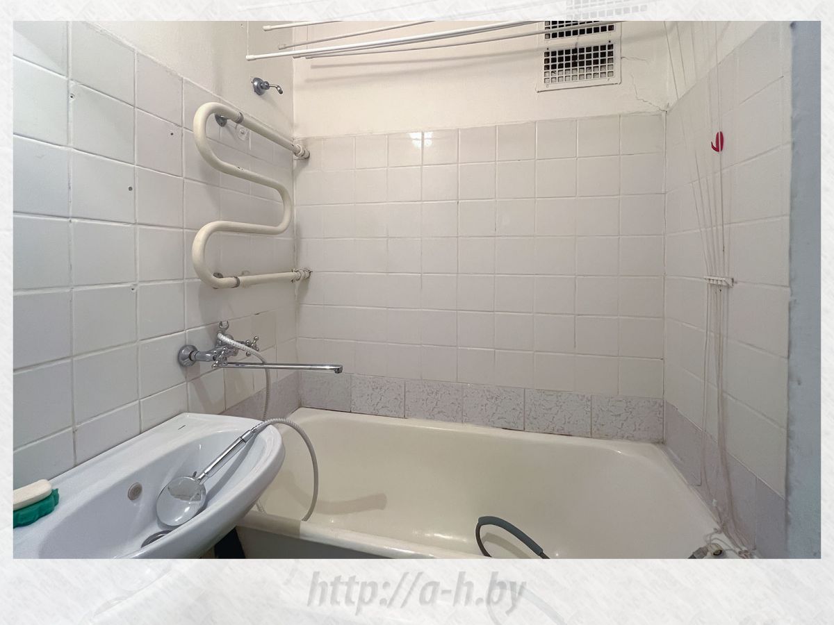 3 комнатная квартира  по адресу Минск, Янки Мавра, 64