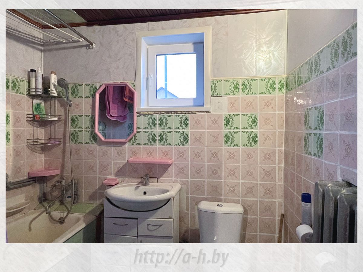 Полдома   по адресу Скориничи