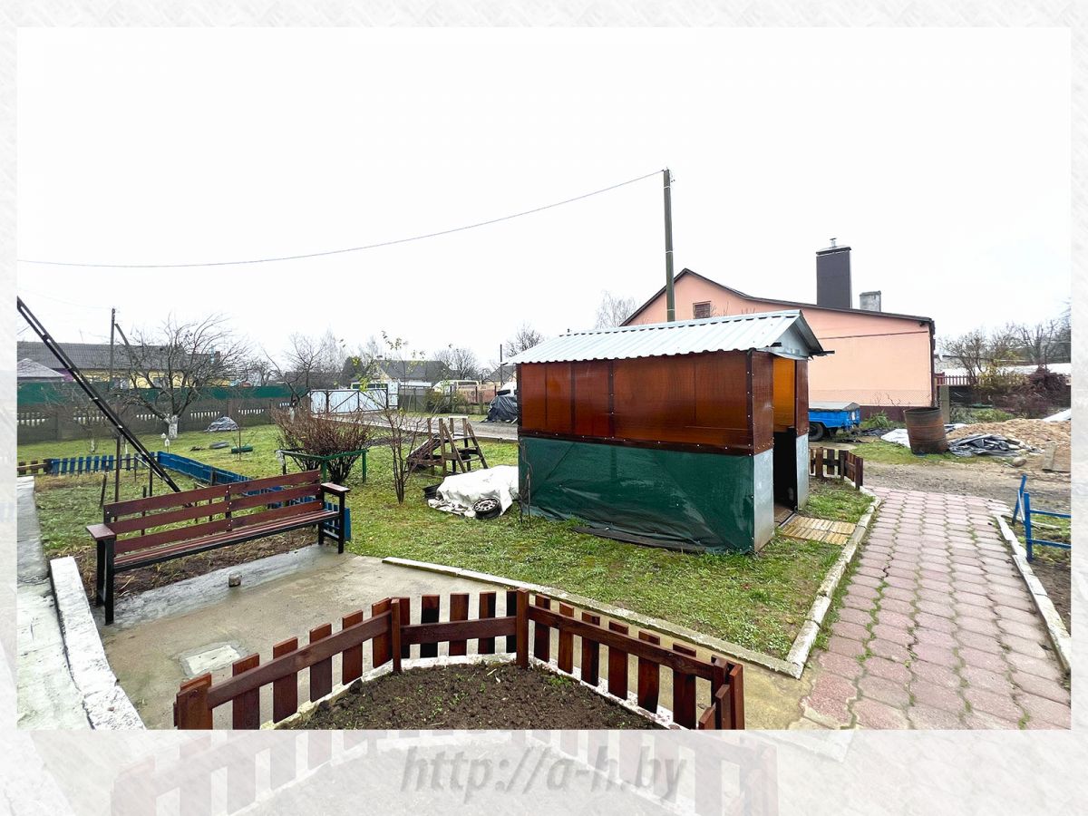 Полдома   по адресу Скориничи