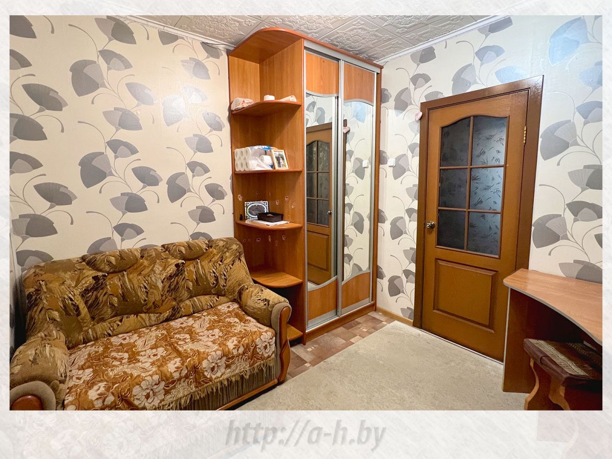 Полдома   по адресу Скориничи