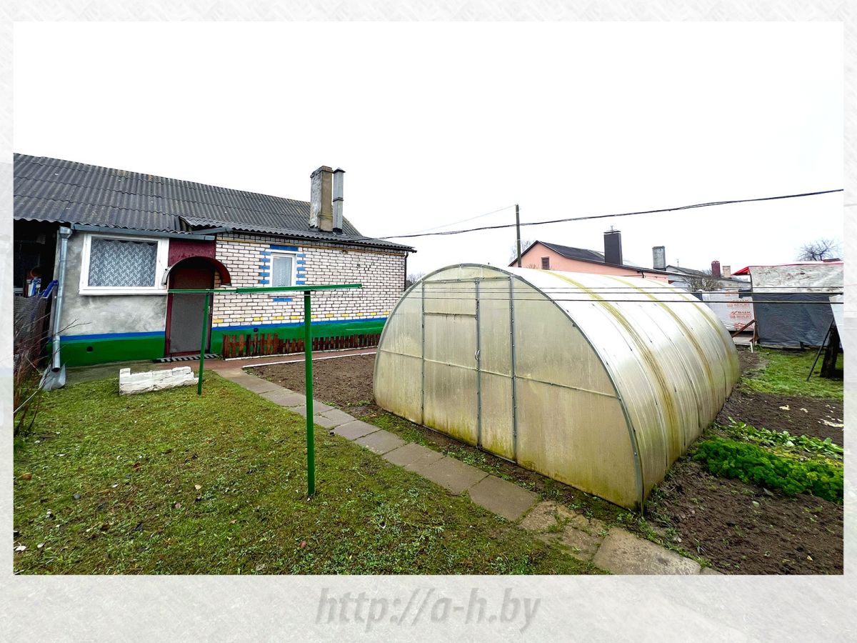 Полдома   по адресу Скориничи