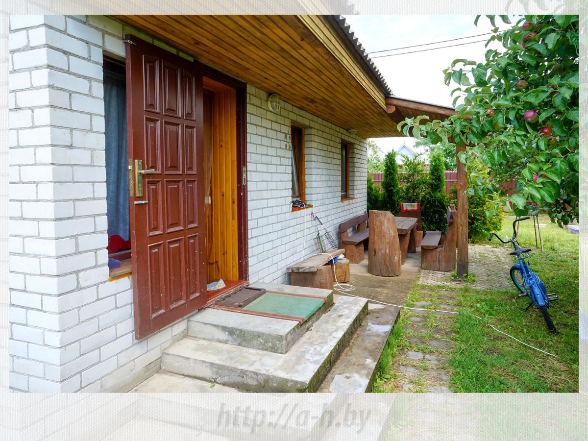 Дом   по адресу Нарочь, Улица Солнечная, 10