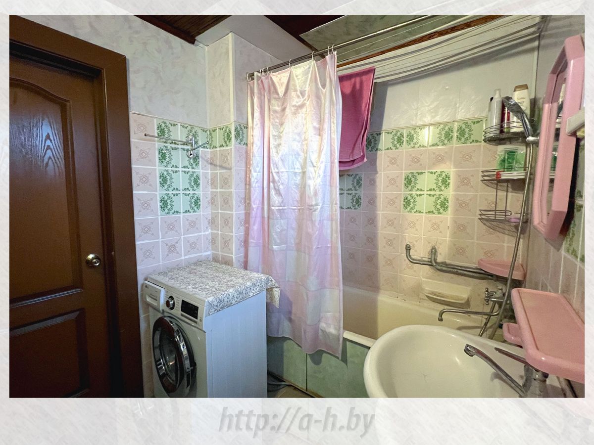 Полдома   по адресу Скориничи